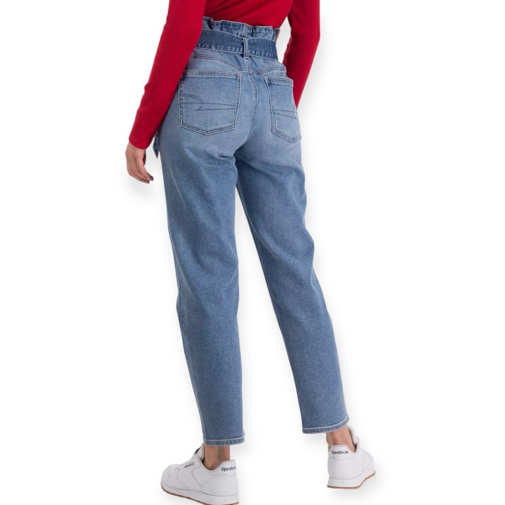 American Eagle Highest Rise Mom Jeans with a paperbag waist and tie belt Size 8 - Picture 9 of 9